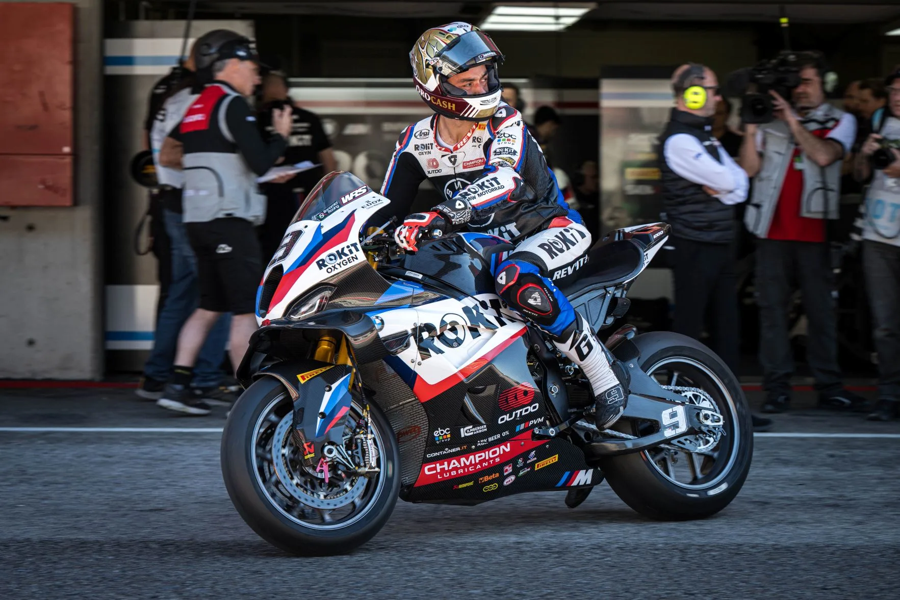 BMW M 1000 RR side garage view